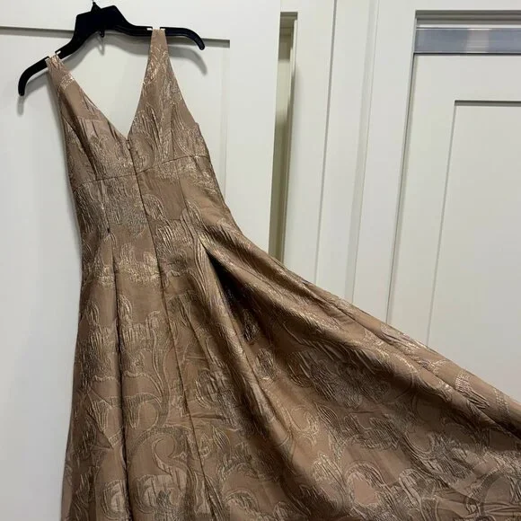 Aidan Mattox | Dresses | Aidan Mattox Gold Sleeveless V Neck Formal Gown  Size 4 | Poshmark